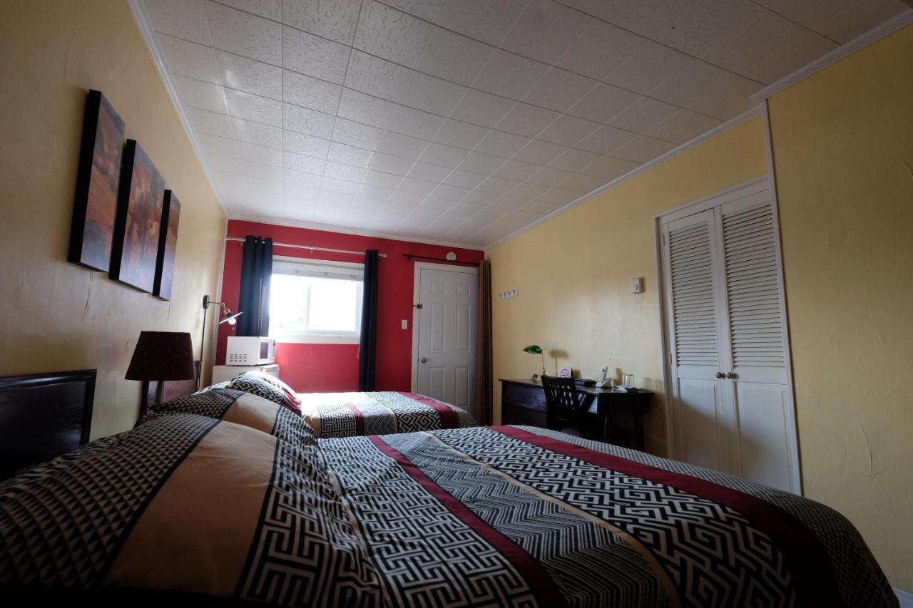 Motel Canadien Труа-Ривьер Экстерьер фото